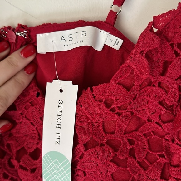 ASTR The Label NWT Red Lace A-Line Midi Dress - Picture 4 of 9